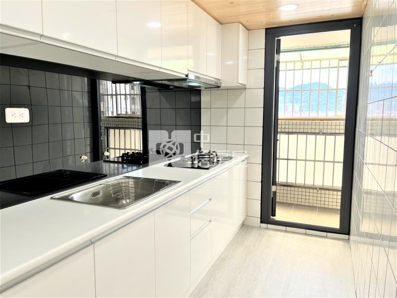 長億新平三房平車房屋室內格局與周邊環境