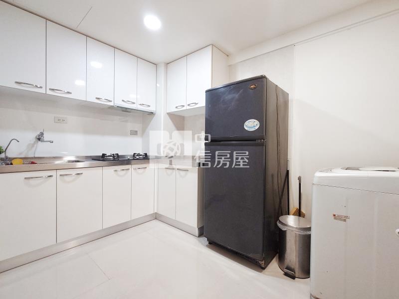 親親戲院裝潢兩房房屋室內格局與周邊環境