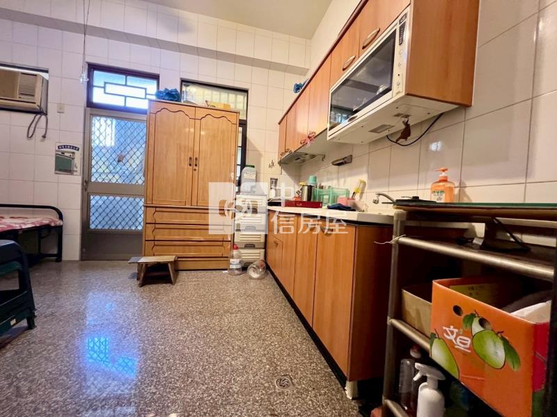 虎尾蛋黃區車庫別墅房屋室內格局與周邊環境