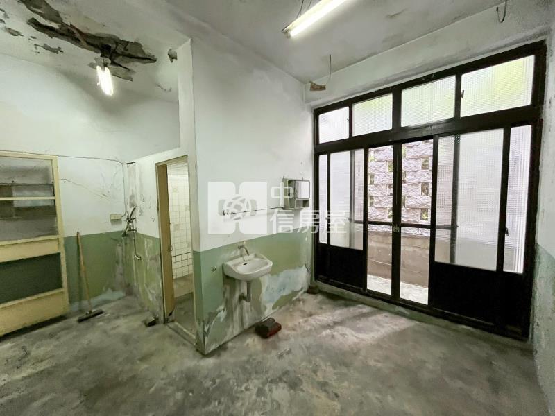 市區正中山街商業區店面房屋室內格局與周邊環境