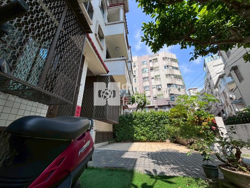 豐原交流道旁稀有雙車車庫美透天房屋室內格局與周邊環境