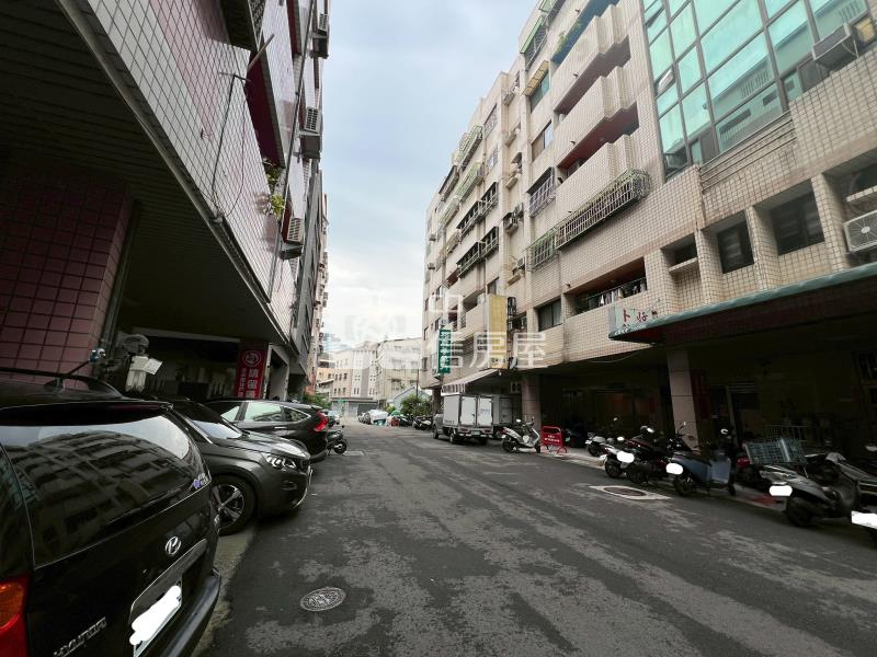 國圖館高等法院旁12米活路增值透店房屋室內格局與周邊環境