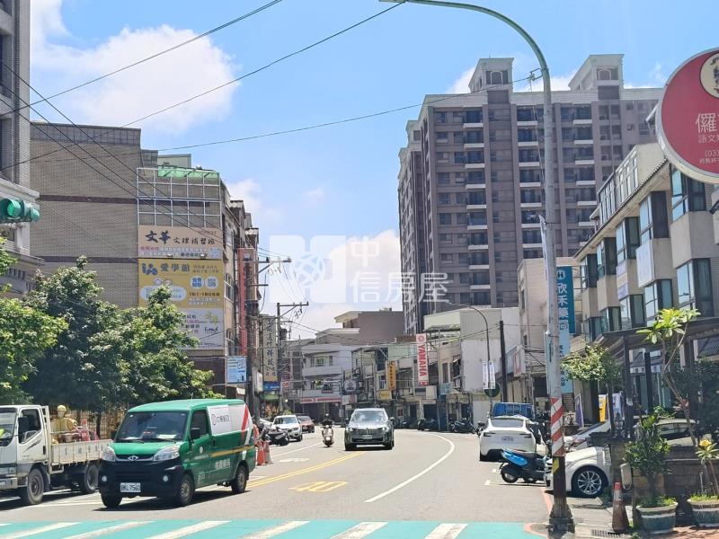 楊梅交流道雙車位美墅房屋室內格局與周邊環境