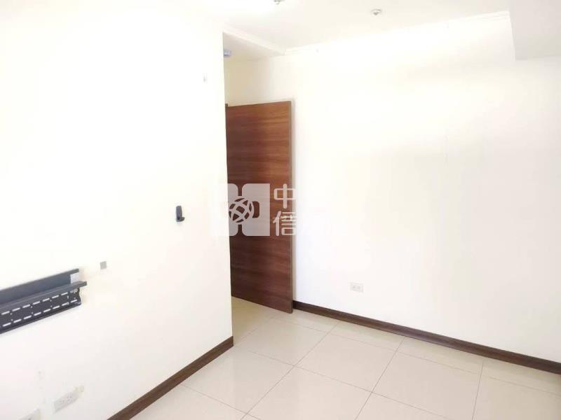 西屯景觀戶二房車位房屋室內格局與周邊環境