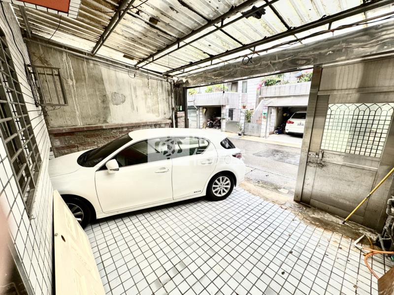 忠福稀有前院停車挑高美別墅房屋室內格局與周邊環境