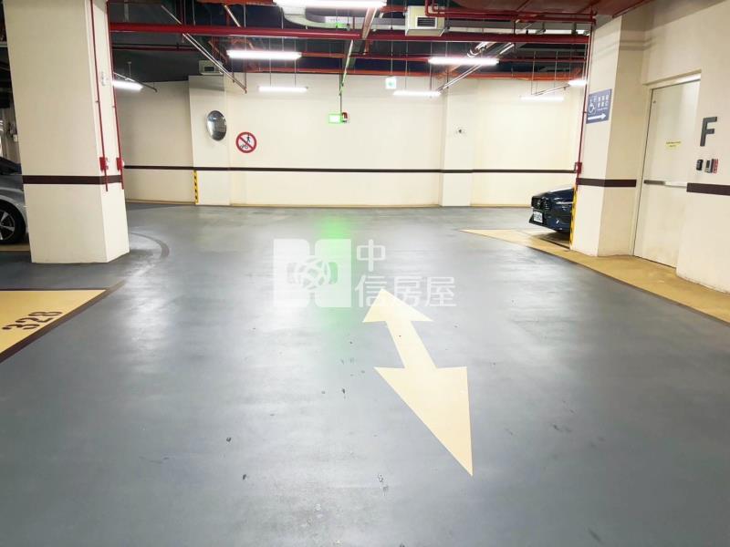 新捷市三房雙車位房屋室內格局與周邊環境