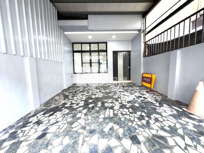 樹孝8米活路孝親車庫美墅房屋室內格局與周邊環境