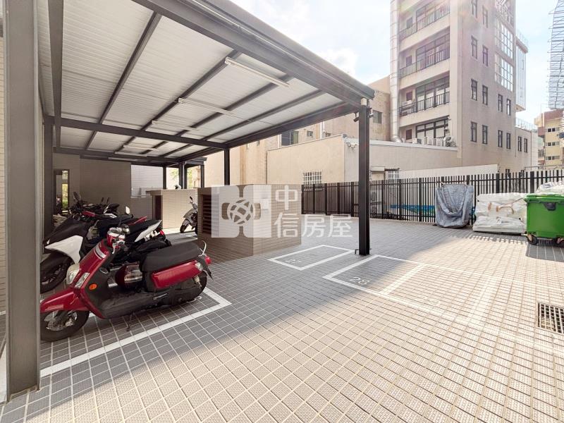 舊社公園朝南全新美三房平車房屋室內格局與周邊環境