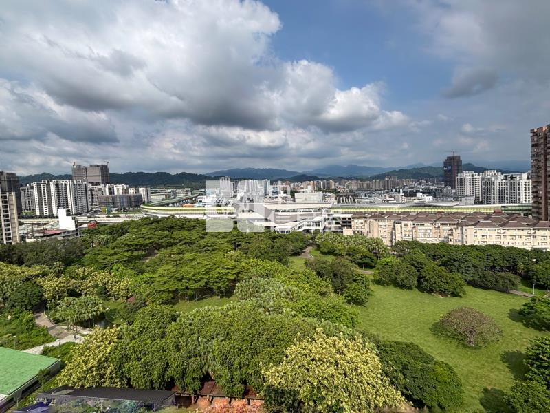 舊社公園朝南全新美三房平車房屋室內格局與周邊環境