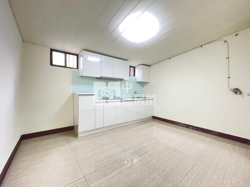 太平家樂福美透天房屋室內格局與周邊環境