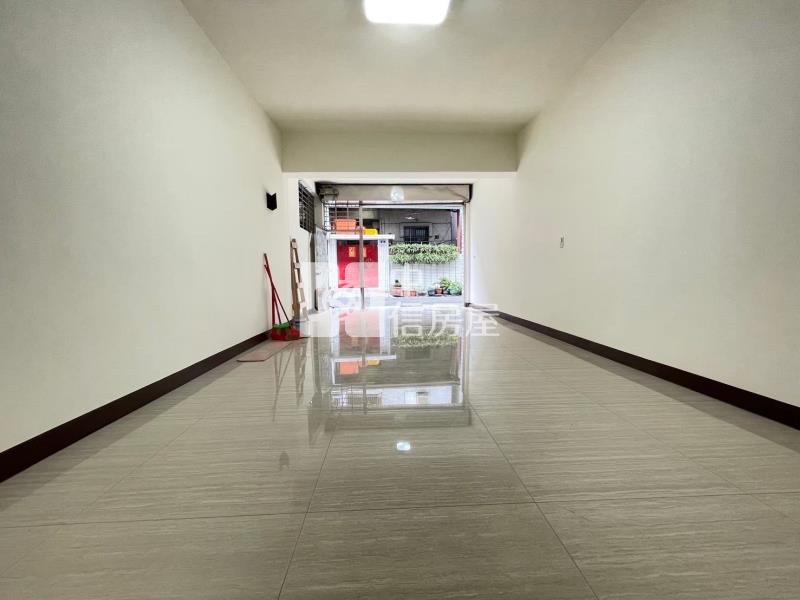 太平家樂福美透天房屋室內格局與周邊環境