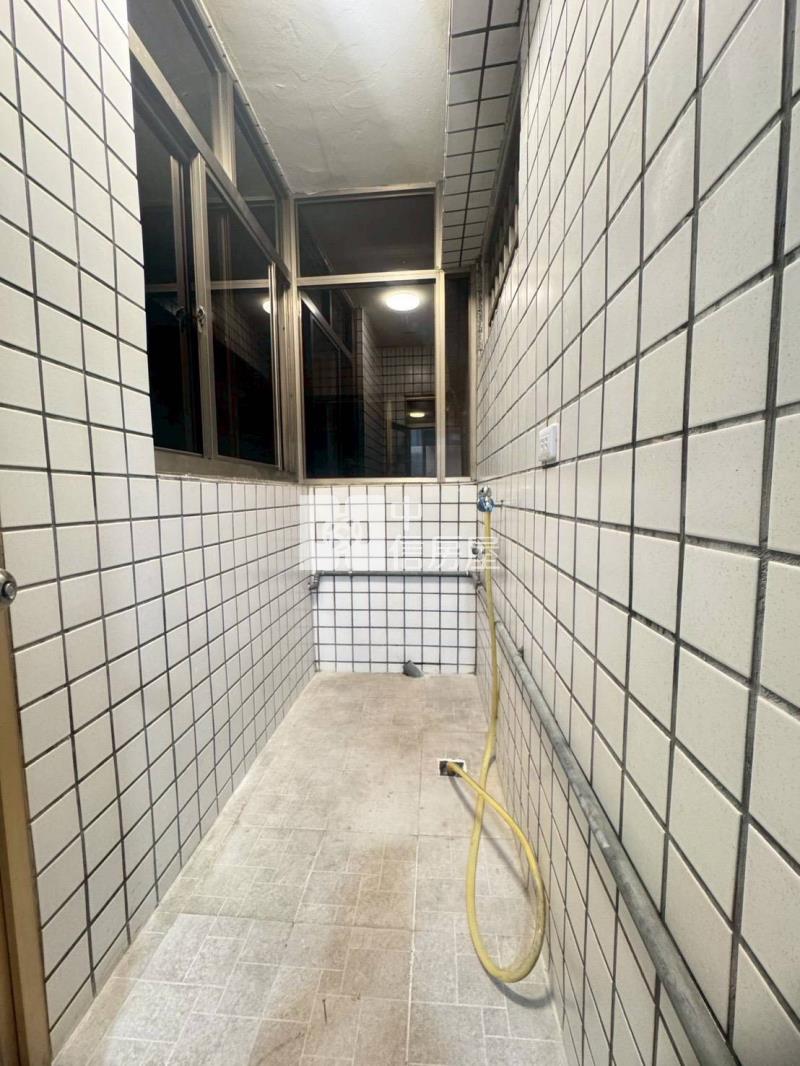 港坪公園車位店住房屋室內格局與周邊環境