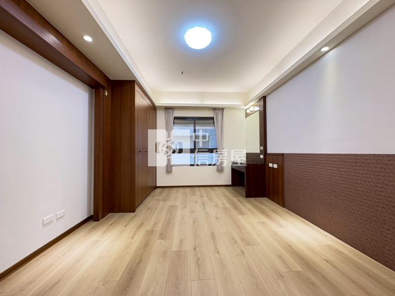 鄉林凱撒社區最便宜三房休旅車位房屋室內格局與周邊環境