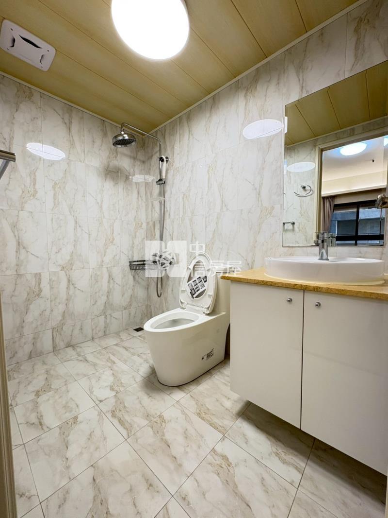 鄉林凱撒社區最便宜三房休旅車位房屋室內格局與周邊環境