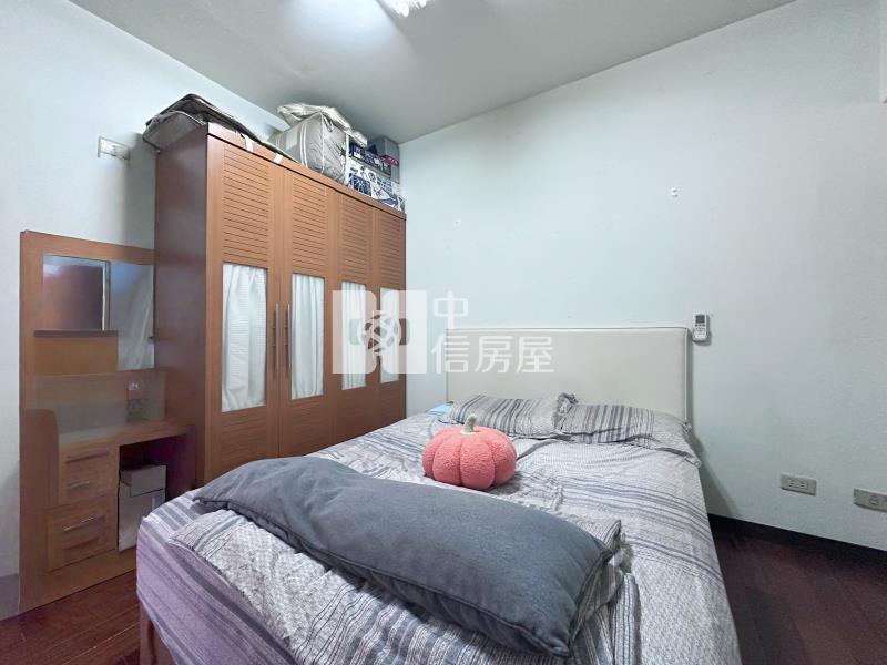 丞虹雕龍大三房車位房屋室內格局與周邊環境