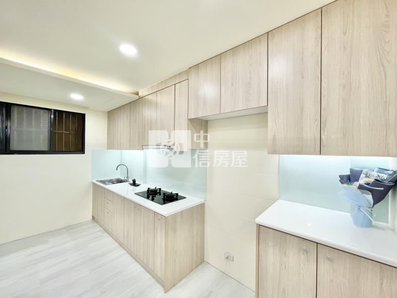 水湳市場全新整理美透天房屋室內格局與周邊環境