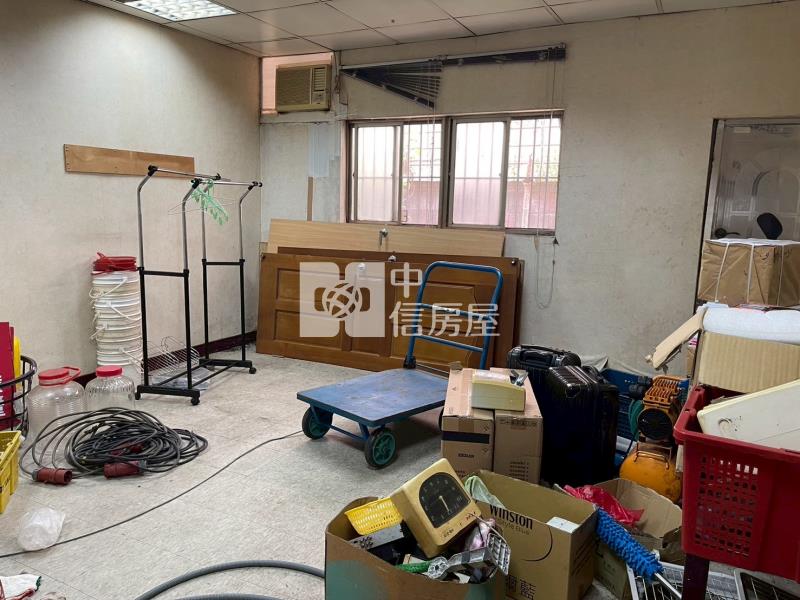 正普義路黃金透店房屋室內格局與周邊環境