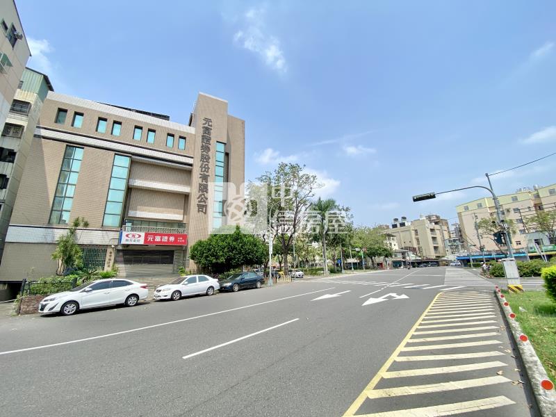 中興大學旁穩定收租電梯五套房房屋室內格局與周邊環境