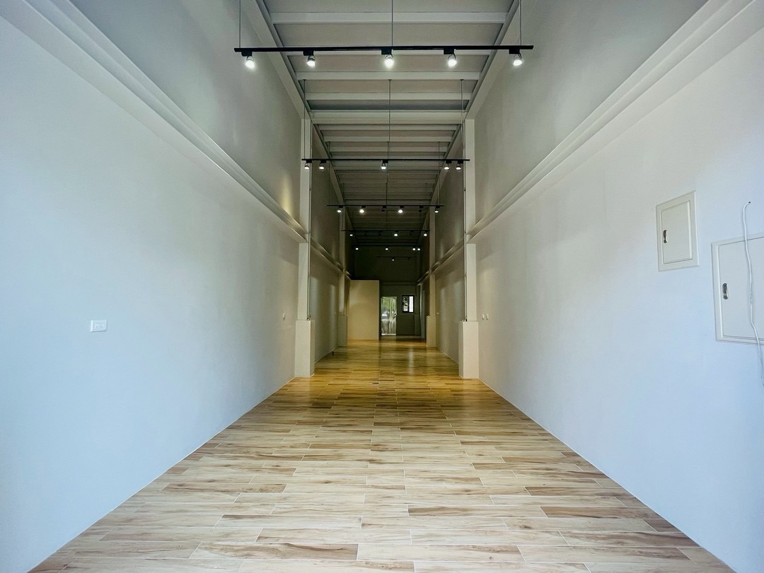 【奔馳】大竹全新獨棟鋼構挑高透店房屋室內格局與周邊環境