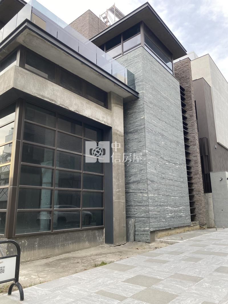 善化火車站全新電梯品味店面房屋室內格局與周邊環境