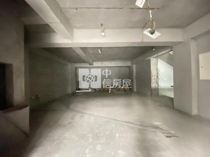 善化火車站全新電梯品味店面房屋室內格局與周邊環境