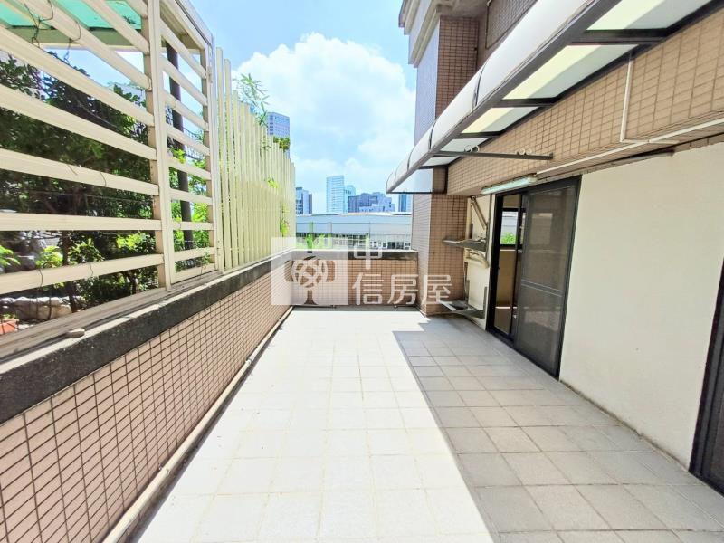 帝王天廈大四房雙車露台戶房屋室內格局與周邊環境