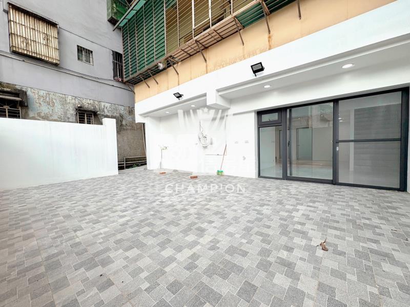 【冠軍】女中旁低樓層露台戶房屋室內格局與周邊環境