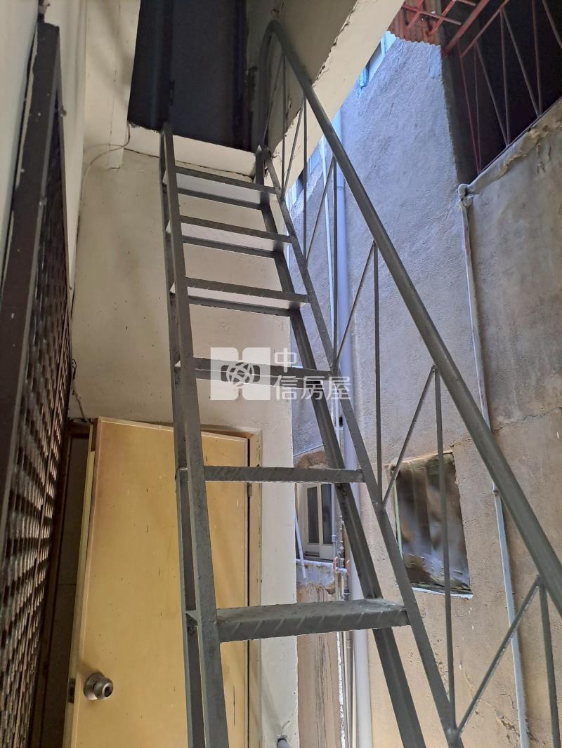鼎山家樂福公寓價俗透天房屋室內格局與周邊環境