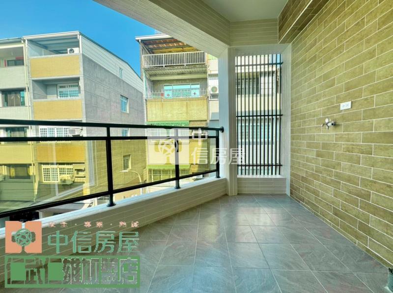 鳳山車站邊間翻新透天房屋室內格局與周邊環境