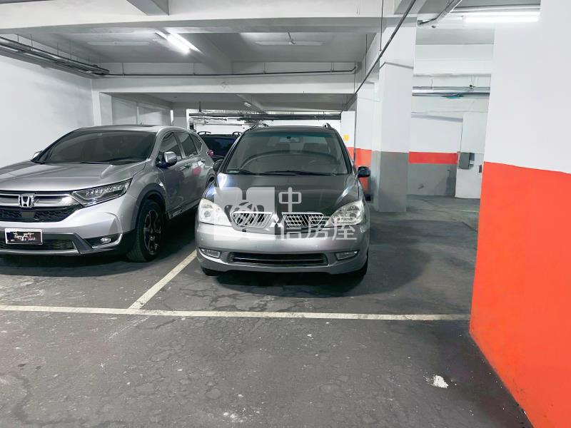 大里龍莊雙車花園別墅房屋室內格局與周邊環境