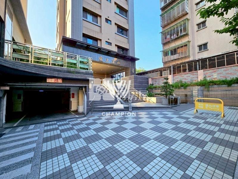 【冠軍】獨家百福車站旁愛上里山2+1房房屋室內格局與周邊環境