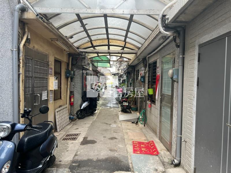 中壢光明公園低總價整新透天房屋室內格局與周邊環境