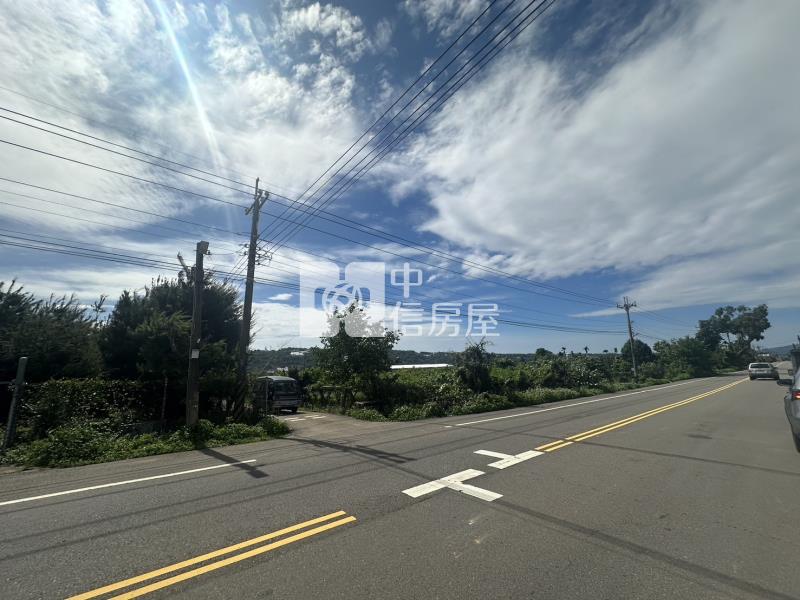 新社臨路5米活路超大面寬農地房屋室內格局與周邊環境