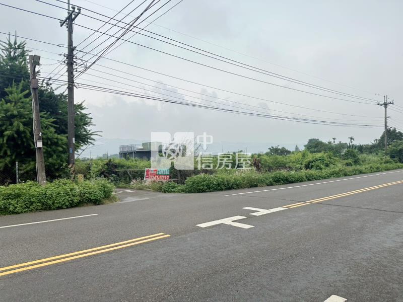 新社臨路5米活路超大面寬農地房屋室內格局與周邊環境