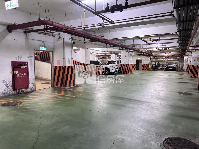 羅傑摩爾房屋室內格局與周邊環境