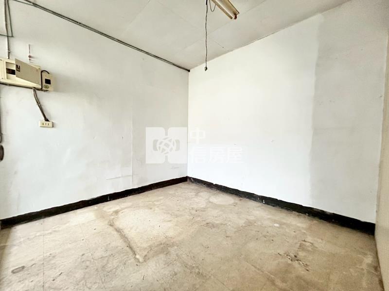 低總價活巷透天房屋室內格局與周邊環境