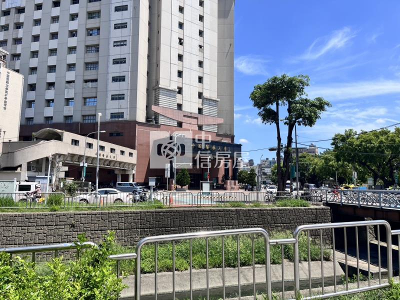 中國醫麥當勞旁黃金透店房屋室內格局與周邊環境
