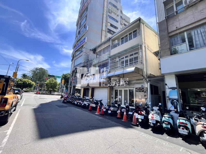 中國醫麥當勞旁黃金透店房屋室內格局與周邊環境