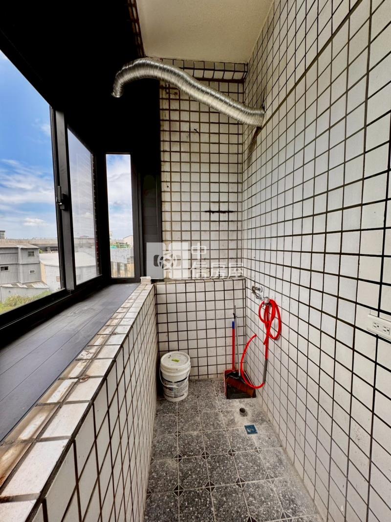 【奔馳】捷運G14低總價3房工業宅房屋室內格局與周邊環境