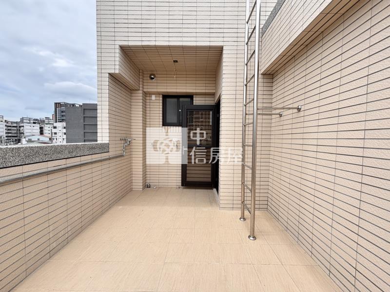 全新完工*樹孝商圈*電梯美墅房屋室內格局與周邊環境