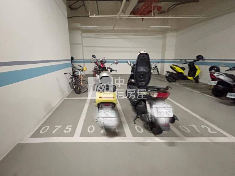 新光學區大河戀三房平面車位房屋室內格局與周邊環境