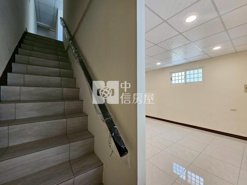 全新整理五房雙車邊間美透天房屋室內格局與周邊環境