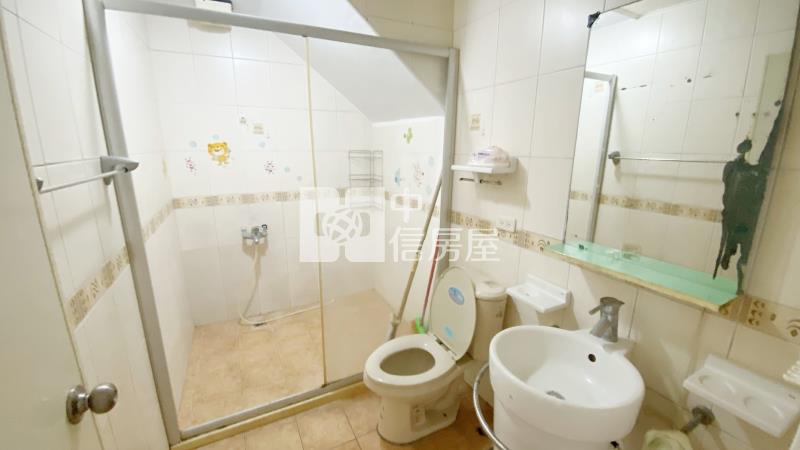 苗栗市近福星國小透天房屋室內格局與周邊環境