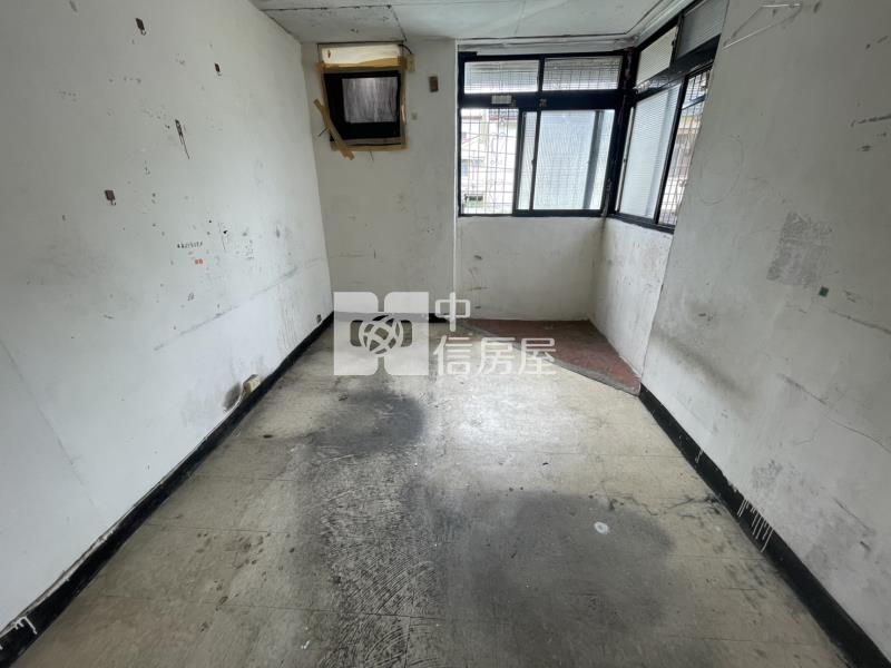 北太平803醫院旁孝親活路透天厝房屋室內格局與周邊環境