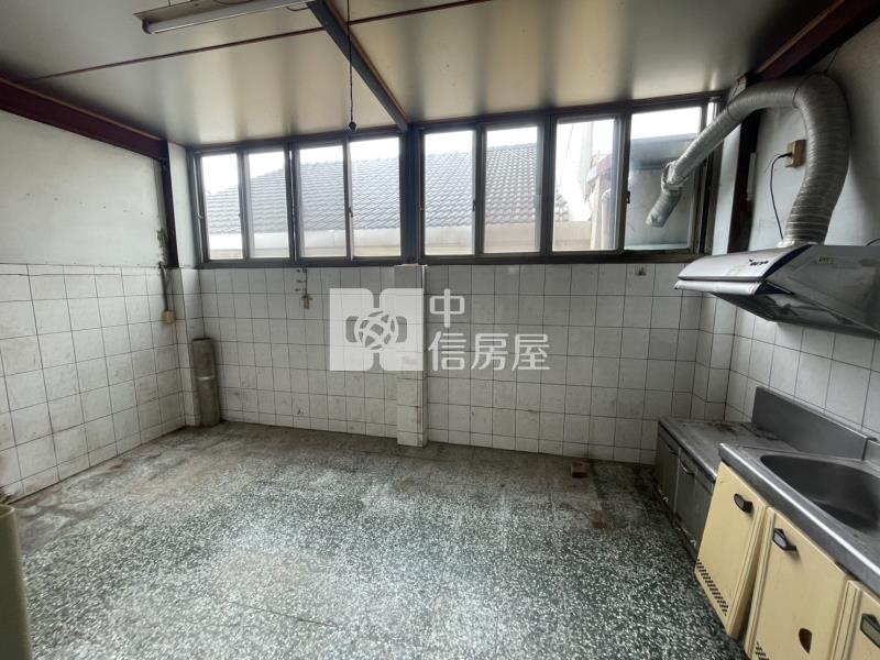 北太平803醫院旁孝親活路透天厝房屋室內格局與周邊環境