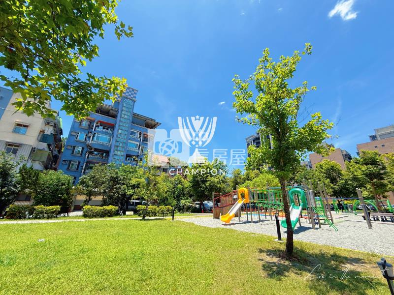 【冠軍】近市區雙主臥三房精裝房屋室內格局與周邊環境