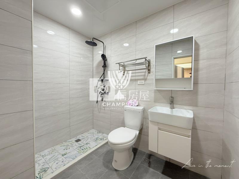 【冠軍】近市區雙主臥三房精裝房屋室內格局與周邊環境