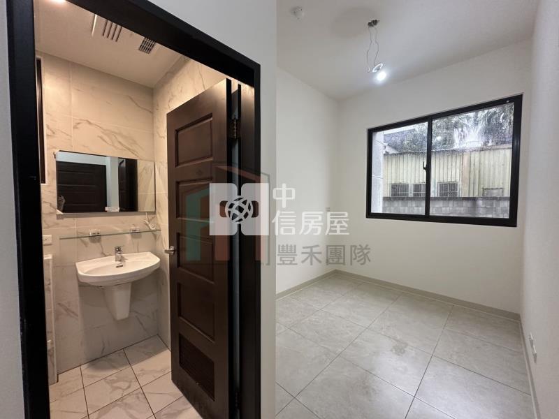 【豐禾】近A19觀音新坡商圈兩房+車位露臺戶房屋室內格局與周邊環境