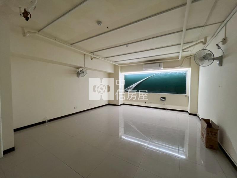 桃園市大有路精華地段店面房屋室內格局與周邊環境