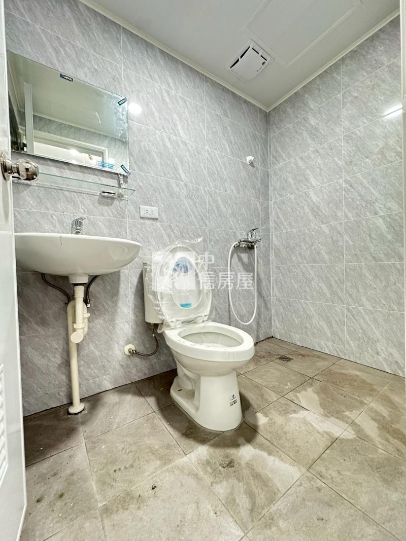 中山醫旁全新整理三房邊間柱邊超大平車房屋室內格局與周邊環境